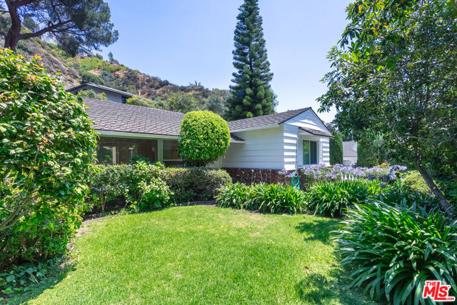 1876 Roscomare Road, Los Angeles CA: https://media.crmls.org/mediaz/3d0e5827-89d2-4af0-b9f1-6e39a4bc56e0.jpg