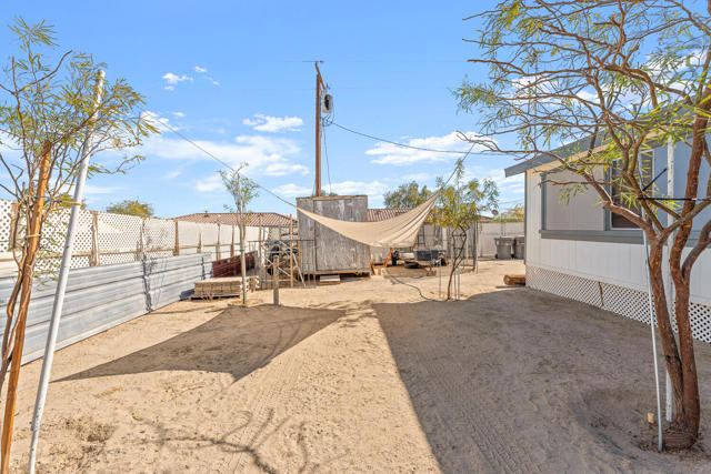 2342 Sand Jewel Avenue, Thermal CA: https://media.crmls.org/mediaz/3d0e6b8f-4004-4edb-a72d-3822983ede9d.jpg