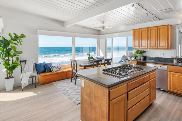 1680 Seacoast Drive, Imperial Beach CA: https://media.crmls.org/mediaz/3d0eacd8-acd1-447c-897e-cf6b05e9f99f.jpg