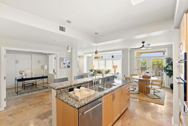 5470 La Jolla Boulevard, La Jolla CA: https://media.crmls.org/mediaz/3d0fd4aa-1480-43cb-88f3-592567c13d32.jpg