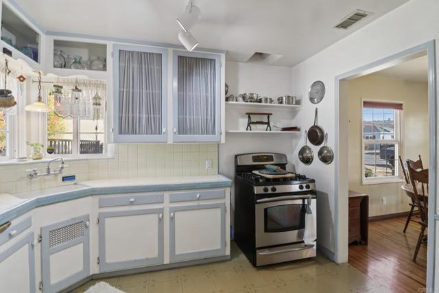 Detail Gallery Image 13 of 29 For 7518 Sturgess Ave, La Mesa,  CA 91941 - 2 Beds | 1 Baths