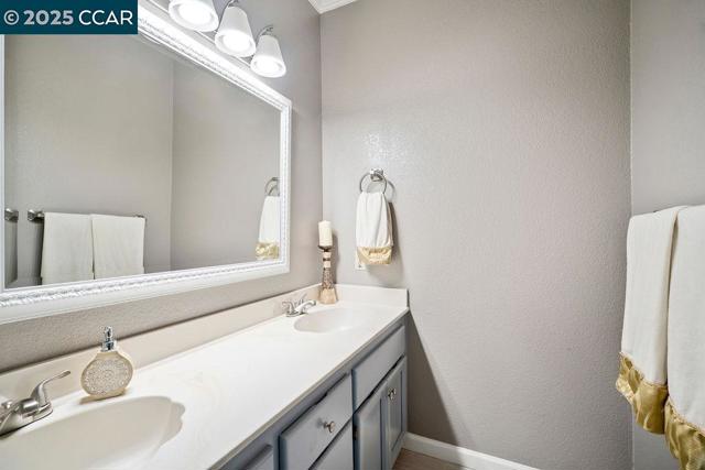3051 Tahoe Pl, San Ramon CA: https://media.crmls.org/mediaz/3d10b05f-d70d-4e0d-8bcd-072b18e37bd6.jpg