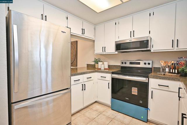 1324 Chateau Cmn, Livermore CA: https://media.crmls.org/mediaz/3d11025e-557d-4406-bab9-5ef96fcdbf65.jpg