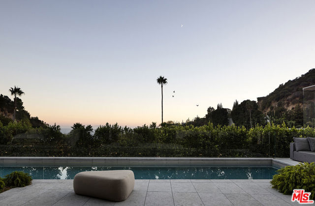 1616 Rising Glen Road, Los Angeles CA: https://media.crmls.org/mediaz/3d11b02c-f739-4f72-99ef-26ebaefab146.jpg
