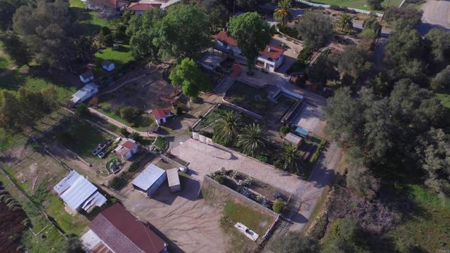 31600 Oak Glen Road, Valley Center CA: https://media.crmls.org/mediaz/3d11cf12-ea6a-4eb5-a9aa-b080d85907bc.jpg
