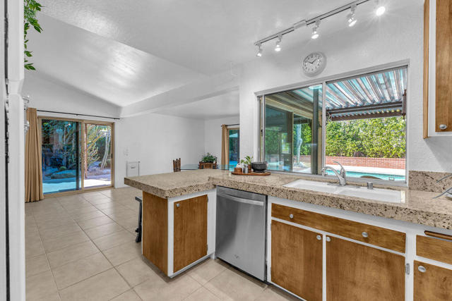 71521 Halgar Road, Rancho Mirage CA: https://media.crmls.org/mediaz/3d132152-08b7-49ed-a152-27e658276737.jpg