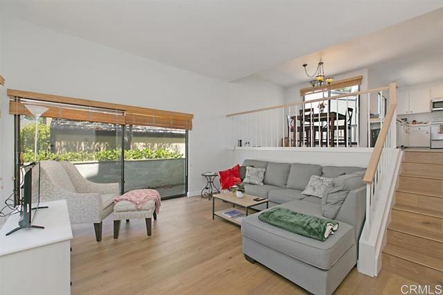Detail Gallery Image 3 of 16 For 3272 via Alicante, La Jolla,  CA 92037 - 3 Beds | 2/1 Baths