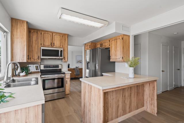 Detail Gallery Image 8 of 23 For 3044 Fleming Dr, San Diego,  CA 92139 - 4 Beds | 2 Baths