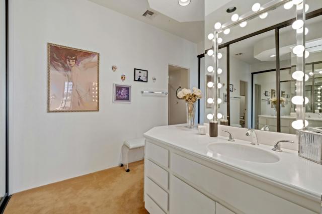 10109 Lakeview Drive, Rancho Mirage CA: https://media.crmls.org/mediaz/3d153463-a486-4e0e-b16f-e9ba8ee38e9e.jpg