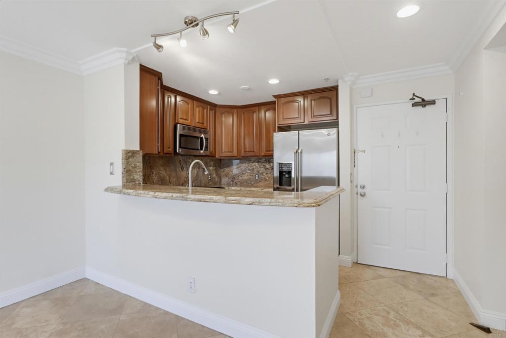 8889 Caminito Plaza Centro - photo 9