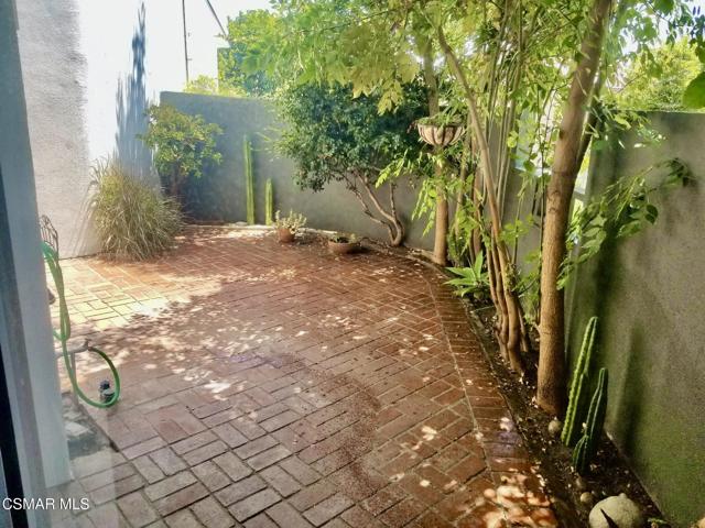 2506 Chandler Avenue, Simi Valley CA: https://media.crmls.org/mediaz/3d15dfed-db00-49f1-8179-8274a72c39c4.jpg
