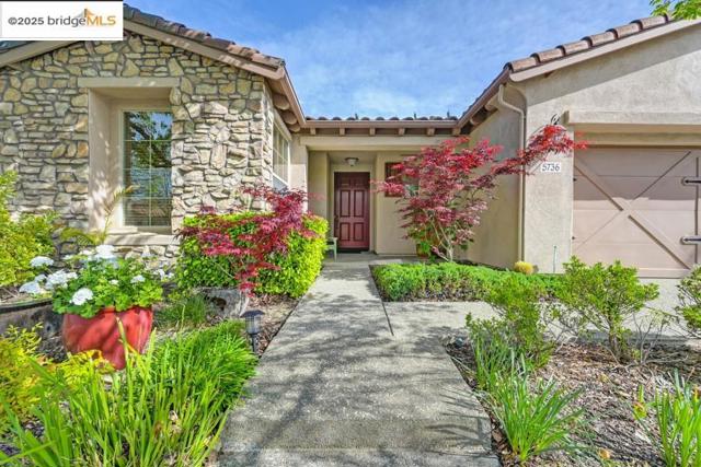 Image 4 of 54 For 5736 Palmera Ln