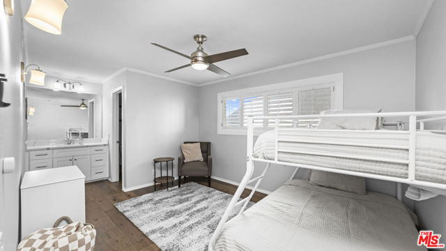 663 W Terrylynn Place, Long Beach CA: https://media.crmls.org/mediaz/3d163d19-7b6d-4a96-b9ae-827f035491ef.jpg