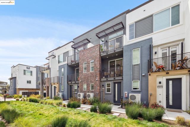 2823 Cathwood Ln, Alameda CA: https://media.crmls.org/mediaz/3d1644d8-8e25-4cf7-b8ff-3a20589da8ae.jpg
