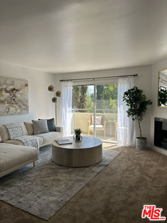 4702 Fulton Avenue, Sherman Oaks CA: https://media.crmls.org/mediaz/3d164854-7e9d-4127-9525-5111da943d27.jpg