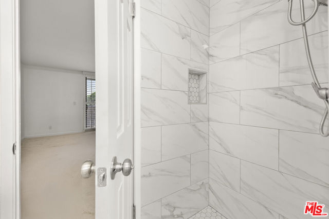 4170 Elm Avenue, Long Beach CA: https://media.crmls.org/mediaz/3d16d9bd-de7c-48ae-9ada-fe7549dd9fe1.jpg