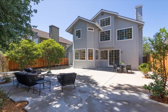 18 Melvin Henry Court, Redwood City CA: https://media.crmls.org/mediaz/3d17334b-09eb-4289-90e8-10d7d9c7d4cb.jpg
