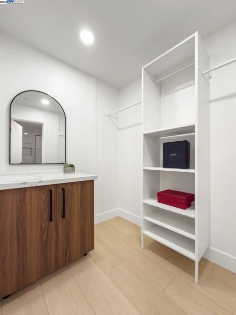 450 Lancaster Way, Redwood City CA: https://media.crmls.org/mediaz/3d1749fb-7cef-4395-9b7a-37c5f2def4eb.jpg