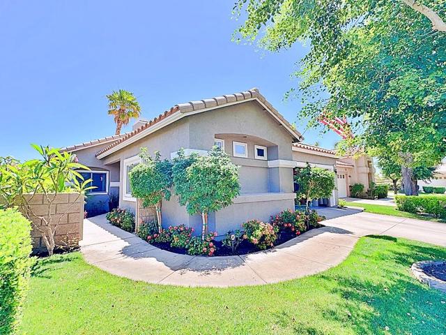 45120 Eagle Crest Court, Indio CA: https://media.crmls.org/mediaz/3d182dca-cc06-447f-8867-a85f0584e6cb.jpg