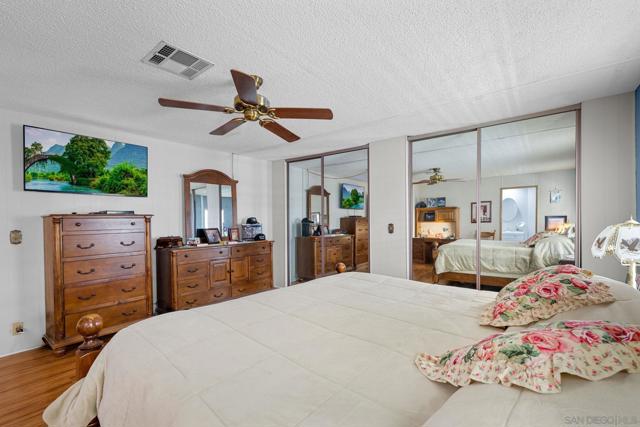 5001 W Florida Avenue, Hemet CA: https://media.crmls.org/mediaz/3d18b197-3d7c-41ff-b071-743e2f684ce6.jpg