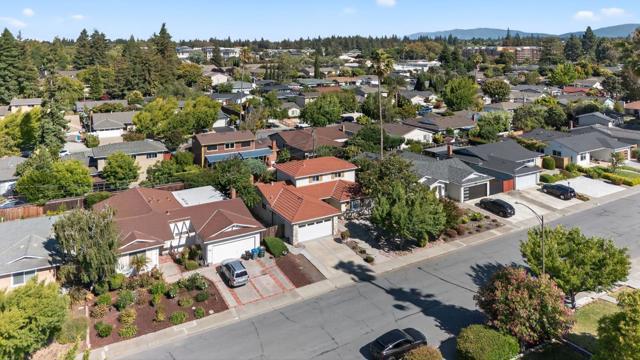 787 San Clemente Way, Mountain View CA: https://media.crmls.org/mediaz/3d18c7e1-009e-4649-95a2-e64eabd25005.jpg