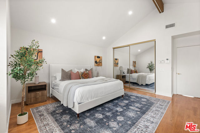 6514 S Copperwood Avenue, Inglewood CA: https://media.crmls.org/mediaz/3d191d77-2943-420d-bc9a-325f9d62bbdd.jpg