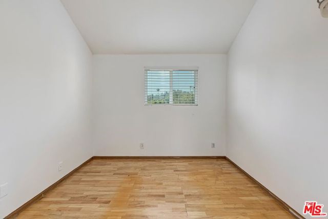 5049 Hesperia Avenue, Encino CA: https://media.crmls.org/mediaz/3d198457-1f59-4d9b-b0a7-a7567066666e.jpg