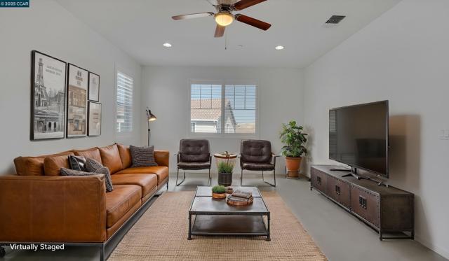 4763 Dundee St, Antioch CA: https://media.crmls.org/mediaz/3d198a22-ce88-4721-aa67-6bd25575cbd2.jpg