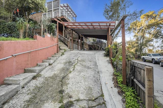 734 Loma Prieta Drive, Aptos CA: https://media.crmls.org/mediaz/3d19c7df-3141-4298-a4a7-4507a0dc9f85.jpg