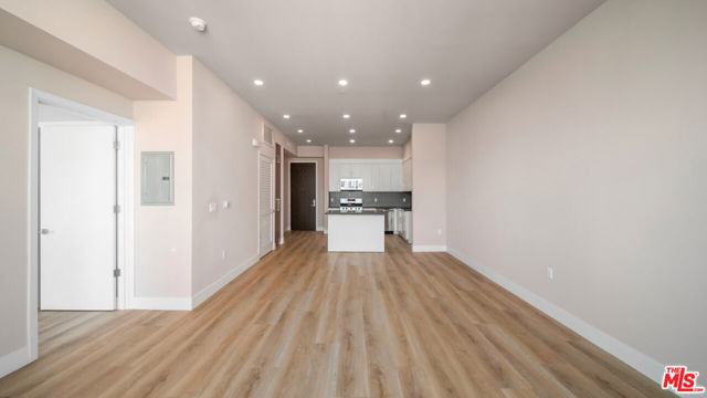 927 Fedora Street, Los Angeles CA: https://media.crmls.org/mediaz/3d19d5e0-cd14-48f2-86ad-71ea1eab3390.jpg