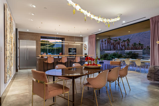 427 N Avenida Caballeros, Palm Springs CA: https://media.crmls.org/mediaz/3d19dba0-1a18-4975-a68f-cddaa869faa0.jpg