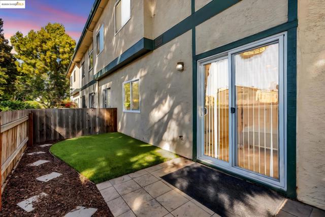 2912 Flint St, Union City CA: https://media.crmls.org/mediaz/3d1a73a3-8871-49a6-b33a-7697f5e849a7.jpg