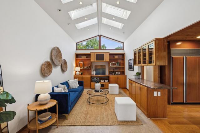 12675 La Cresta Drive, Los Altos Hills CA: https://media.crmls.org/mediaz/3d1b1508-639b-4a52-bdaf-6beb3f31ae7a.jpg