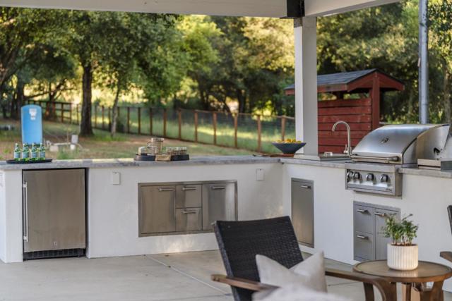 10555 Watsonville Road, Gilroy CA: https://media.crmls.org/mediaz/3d1b4b25-d7d8-458e-a822-a3ab62155ec3.jpg