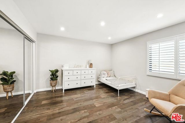 13412 Burbank Boulevard, Sherman Oaks CA: https://media.crmls.org/mediaz/3d1bbd60-aed9-4d61-858f-0c5df853884c.jpg