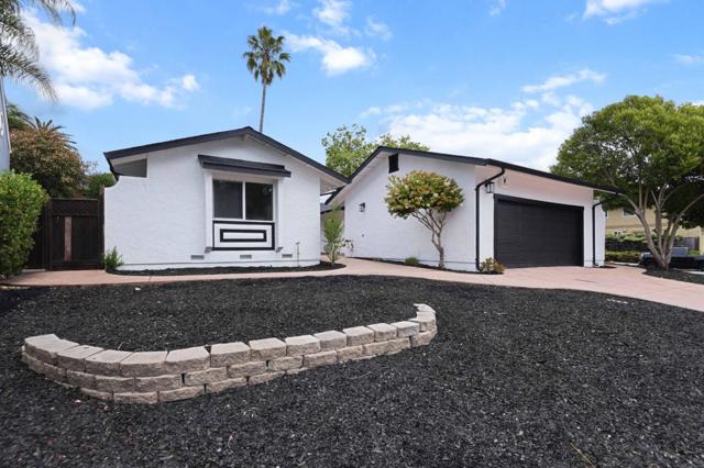 16 Melwood Court, Watsonville CA: https://media.crmls.org/mediaz/3d1be24c-ff1f-42d9-89d2-f02dc6593792.jpg
