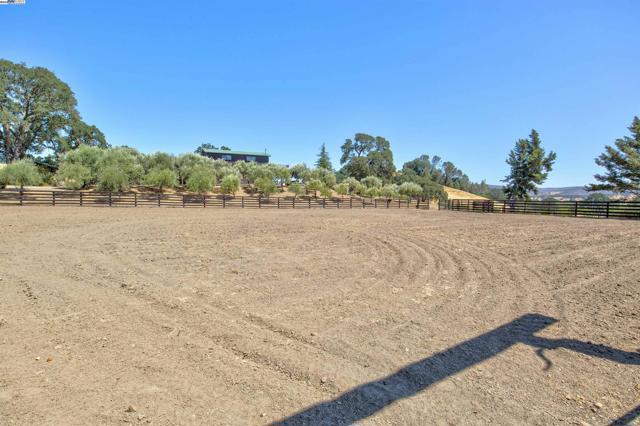 5281 Chiles Pope Valley Rd,  CA: https://media.crmls.org/mediaz/3d1c06b9-df95-4e3d-9cfe-bbf079a80977.jpg