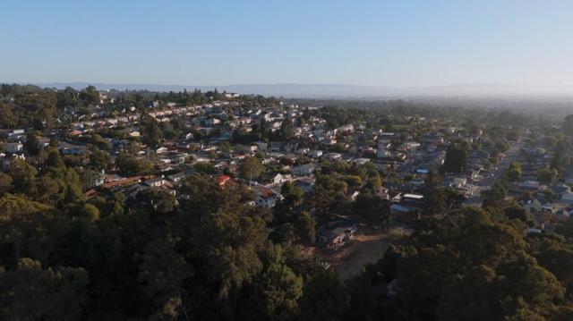 22659 Canyon Terrace Drive, Castro Valley CA: https://media.crmls.org/mediaz/3d1c2650-1244-482a-b243-e50da9517e2c.jpg