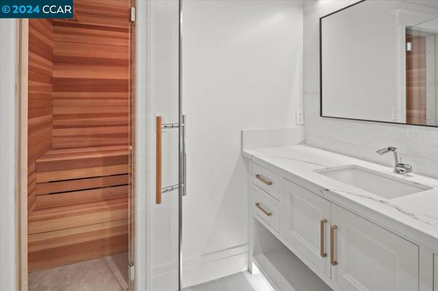 Image 30 of 52 For 74 Middlefield Rd