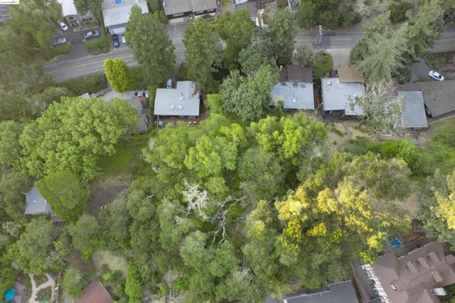 0 Thornhill Dr, Oakland CA: https://media.crmls.org/mediaz/3d1d9346-7fdb-4be2-bf65-572528ad63f5.jpg