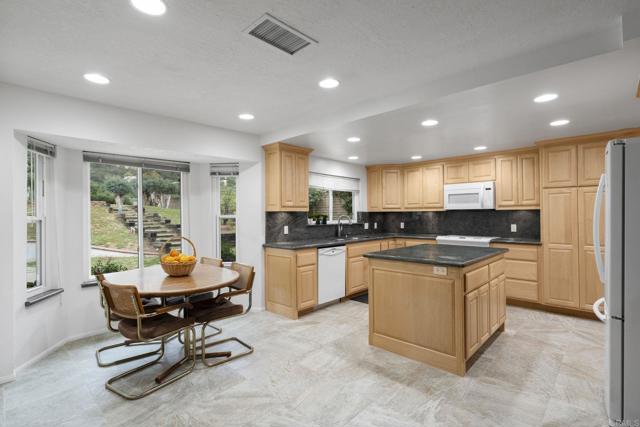 Detail Gallery Image 13 of 43 For 25072 Poderio Dr, Ramona,  CA 92065 - 3 Beds | 2 Baths