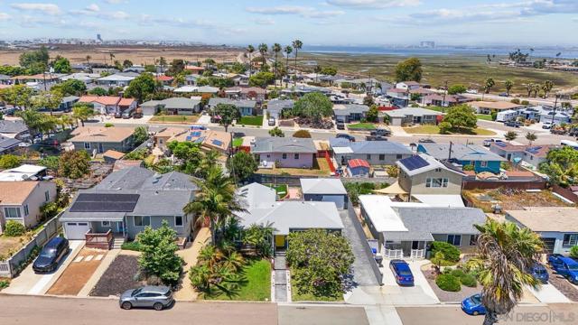 516 Bonito Avenue, Imperial Beach CA: https://media.crmls.org/mediaz/3d1dd4d9-d35e-44f0-a7ca-d13d6f4940d5.jpg