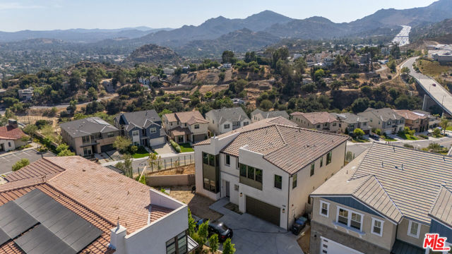 21166 Canyon View Place, Chatsworth CA: https://media.crmls.org/mediaz/3d1dd94c-158d-412a-9042-4e9e66b00630.jpg