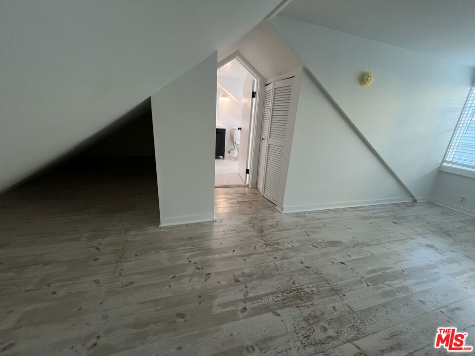 https://media.crmls.org/mediaz/3d1e4cb8-d94d-4693-8968-17d50ffd52a4.jpg?preset=X-Large