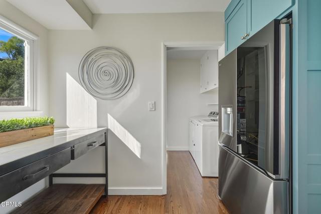 4487 Rising Hill Road, Altadena CA: https://media.crmls.org/mediaz/3d1ee349-17d6-45a2-ab09-25a59826489e.jpg