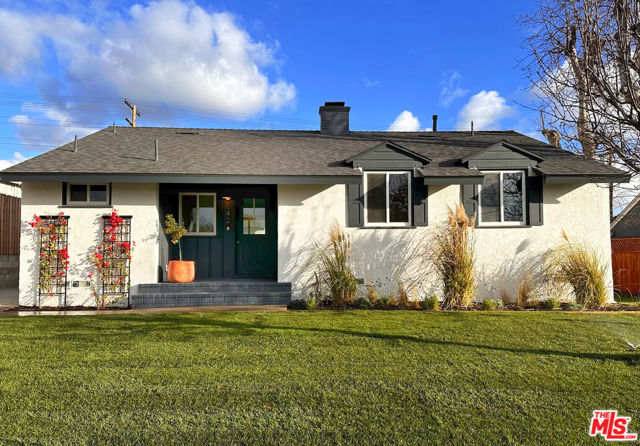 642 Cambridge - A modern ranch home in the Burbank Hills.