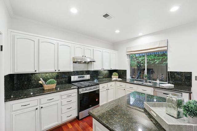 6751 Positano Lane, San Jose CA: https://media.crmls.org/mediaz/3d1fb6f4-442d-468b-b7ba-0b8618eec271.jpg