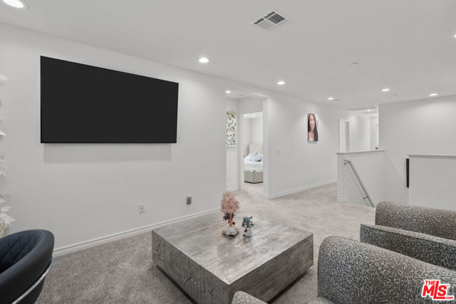 Image 4 of 31 For 6625 Ardmore Court