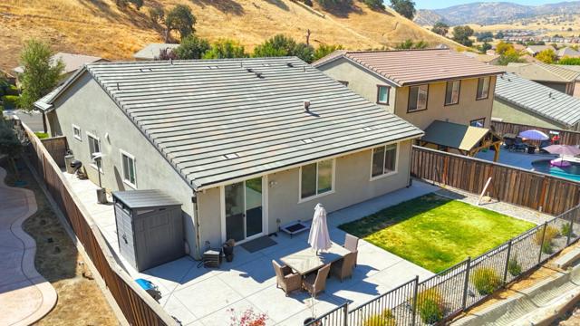 9077 Golf Canyon Drive, Patterson CA: https://media.crmls.org/mediaz/3d206f07-3f00-4c38-beb9-6a0d9c629a74.jpg