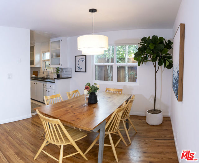 654 Broadway Street photo 25